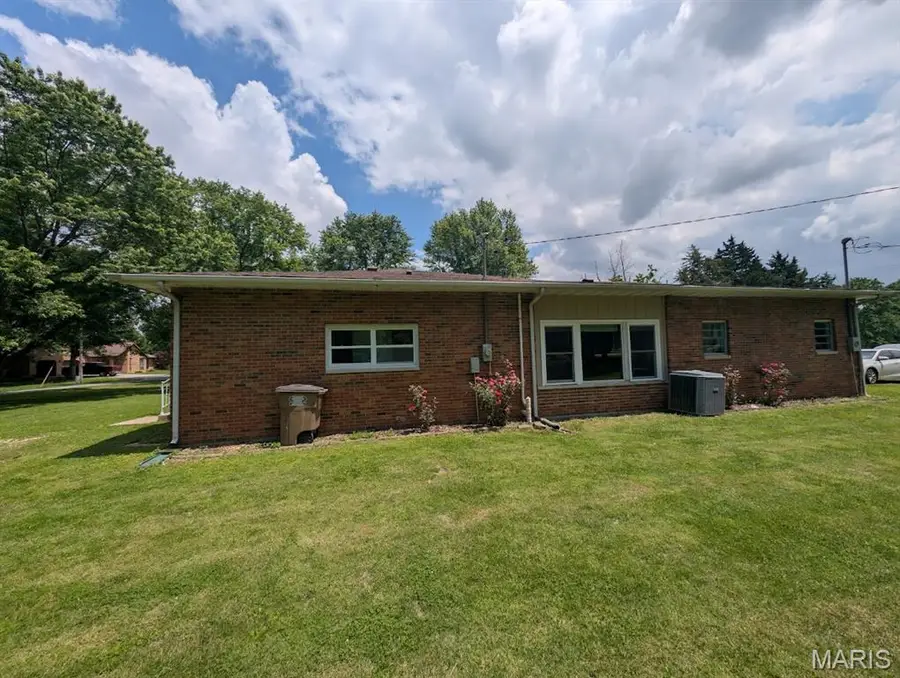 704 N Sawyer Street, Wilsonville, IL 62093 - #3