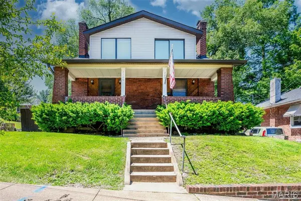 2207 Alameda Avenue, St Louis, MO 63143