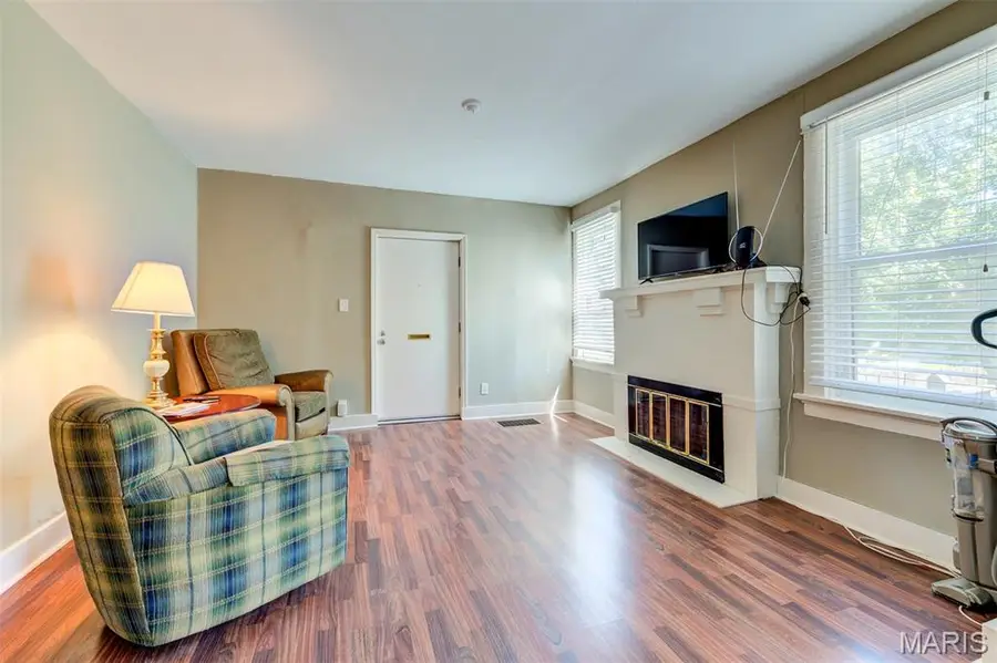 2207 Alameda Avenue, Saint Louis, MO 63143 - #2