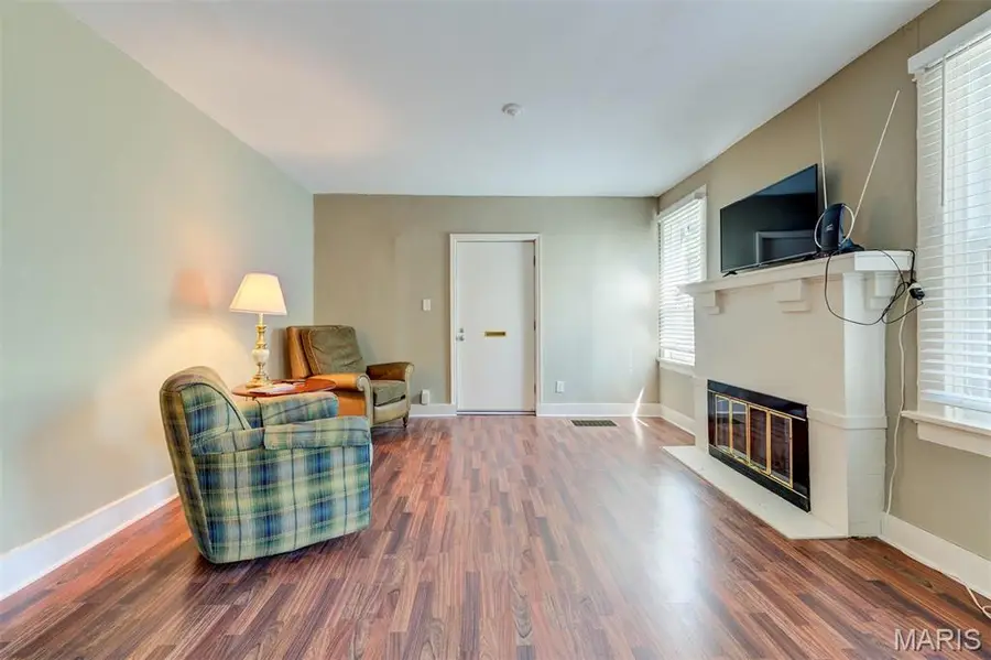 2207 Alameda Avenue, Saint Louis, MO 63143 - #3