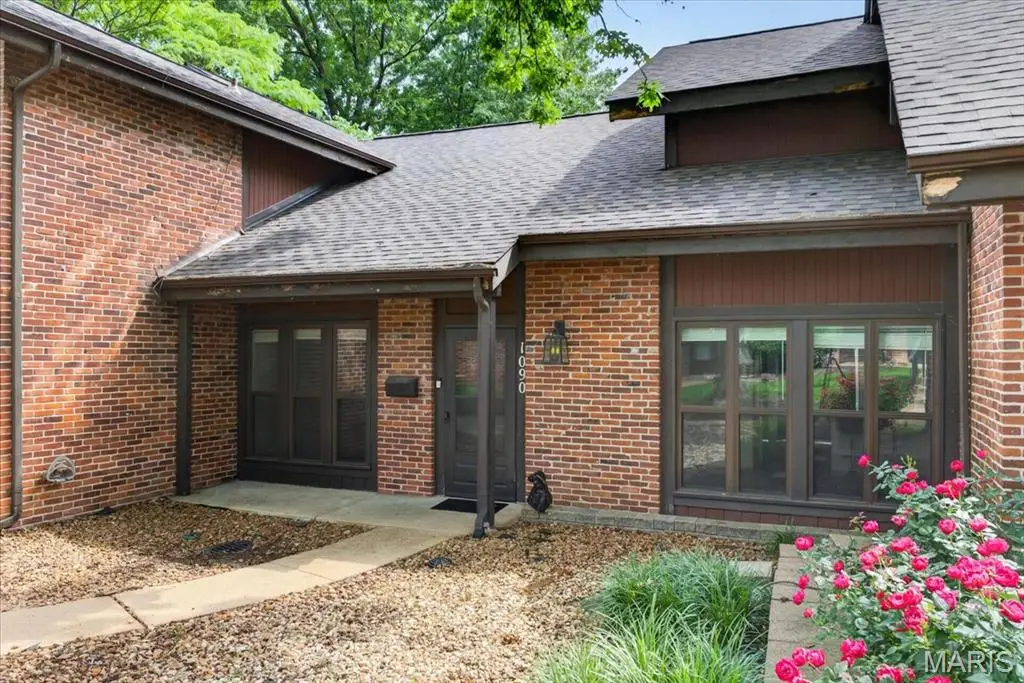 1090 Humber Circle, Saint Louis, MO 63129 - #1
