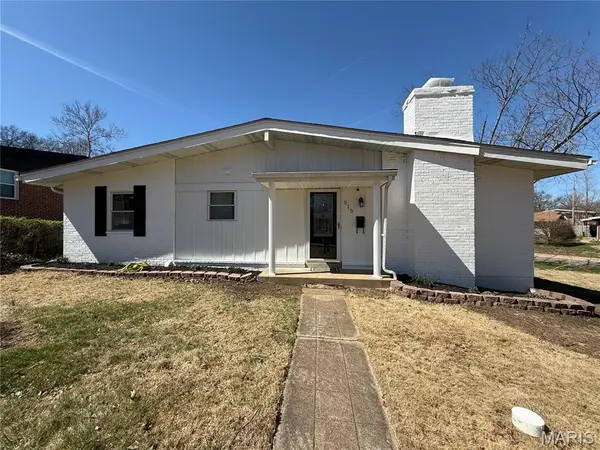 515 Crestvale Drive, Rock Hill, MO 63119