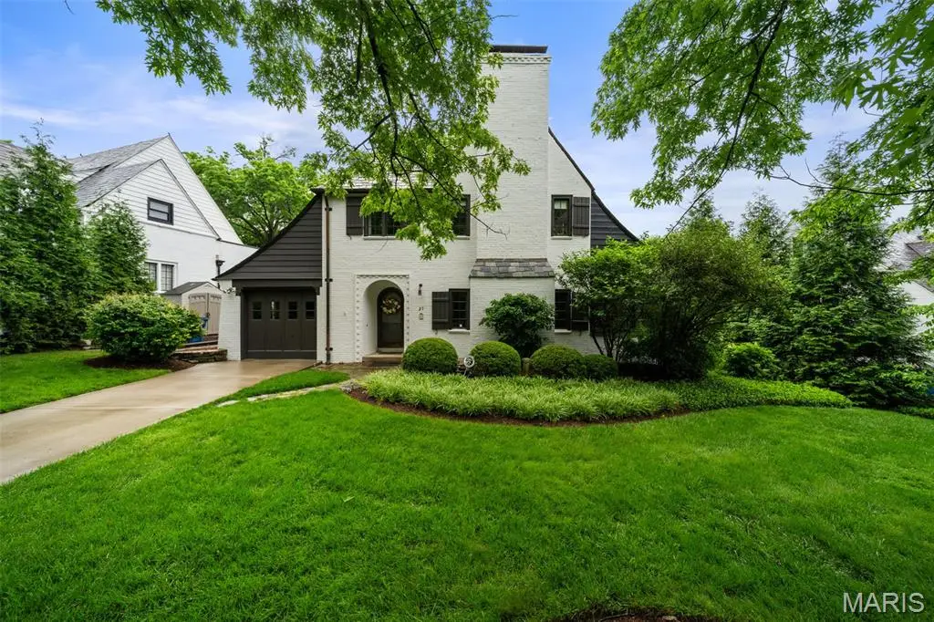 27 Ridgetop Drive, Richmond Heights, MO 63117 - #1