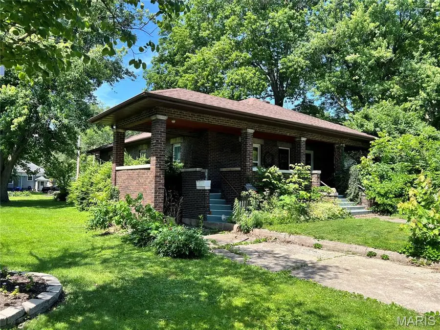 414 S Pine Street, Nokomis, IL 62075 - #3