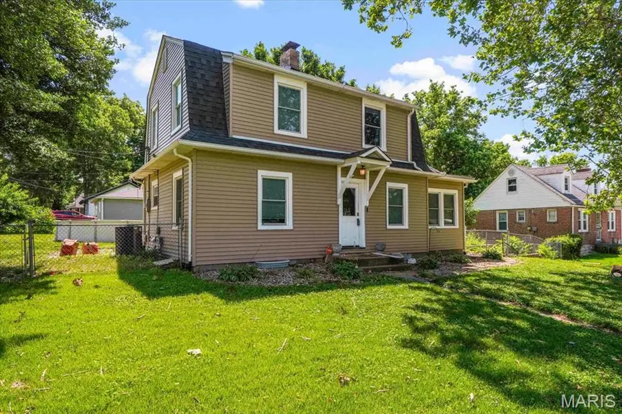 9122 Delphine Avenue, Saint Louis, MO 63114 - #2
