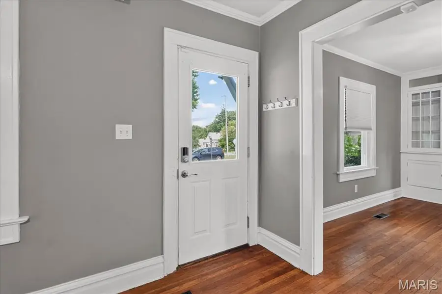 9122 Delphine Avenue, Saint Louis, MO 63114 - #3