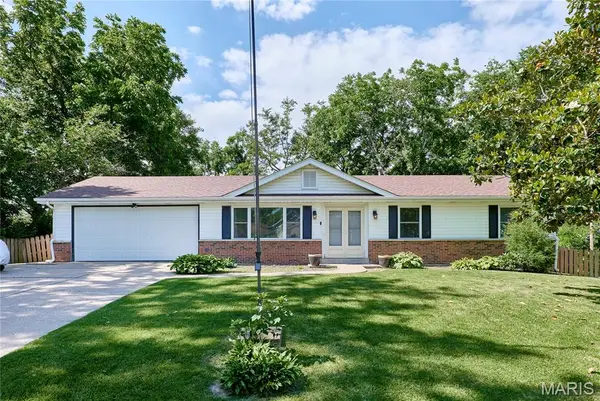 32 Bartley Street, St Charles, MO 63376
