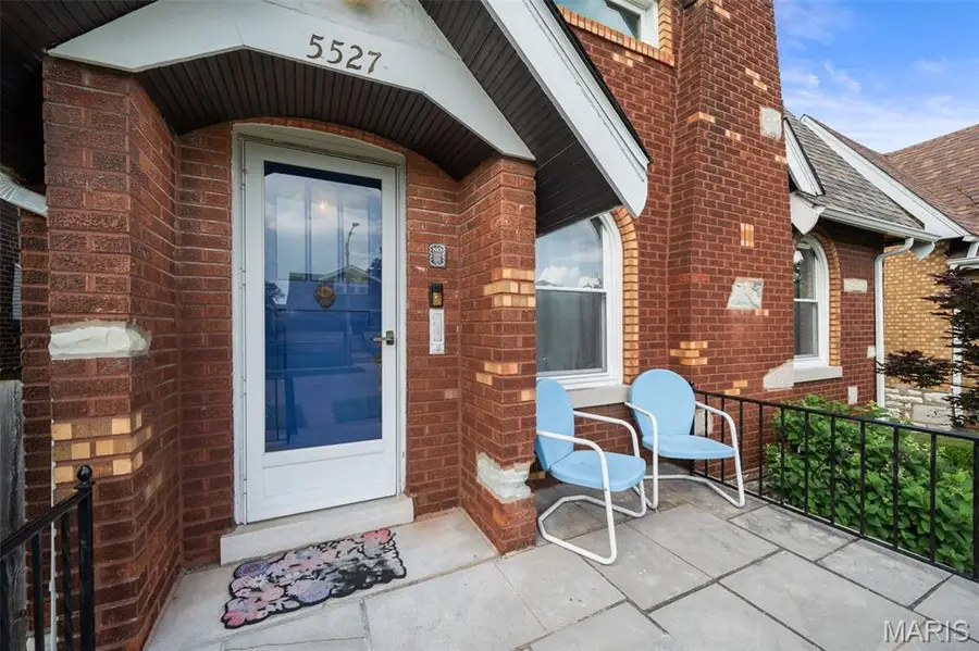 5527 Goethe Avenue, Saint Louis, MO 63109 - #3