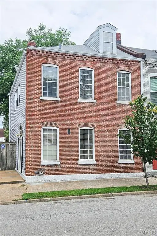 2859 Mcnair Avenue, St Louis, MO 63118