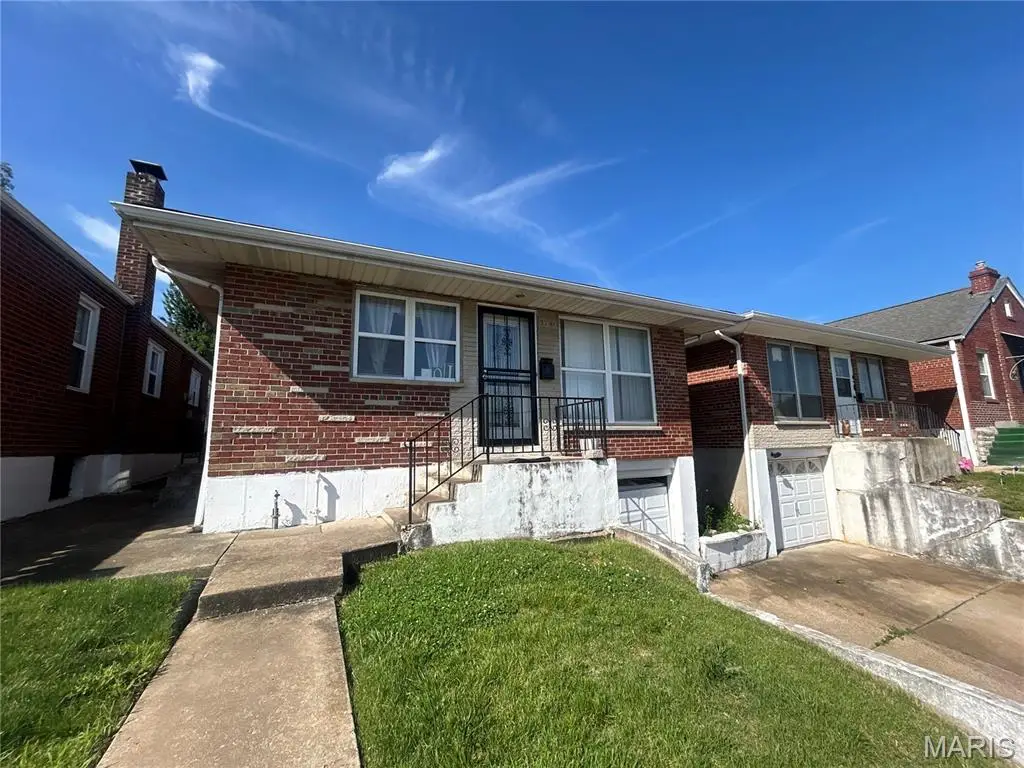5740 Greer Avenue, Saint Louis, MO 63120 - #1