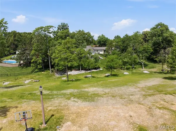 3 Summit Station, St Charles, MO 63303