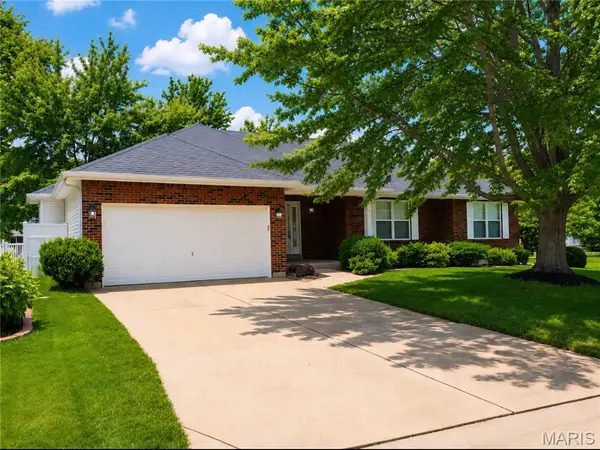 1209 Quiet Woods Drive, St Peters, MO 63376