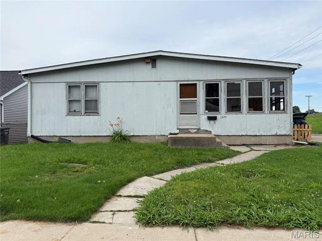 1835 Market Street, Madison, IL 62060 - #1
