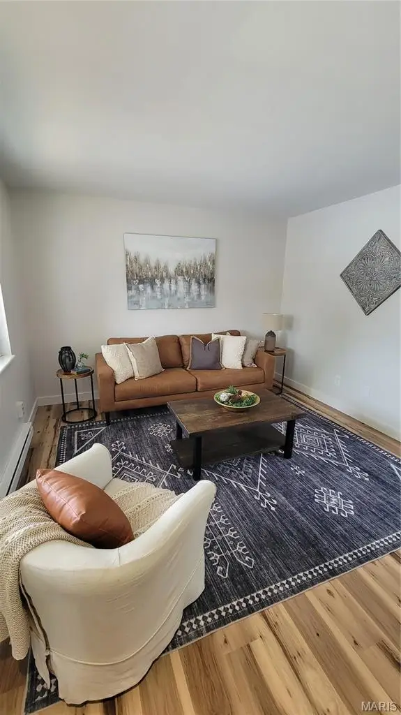 10601 Carroll Wood Way, St Louis, MO 63128