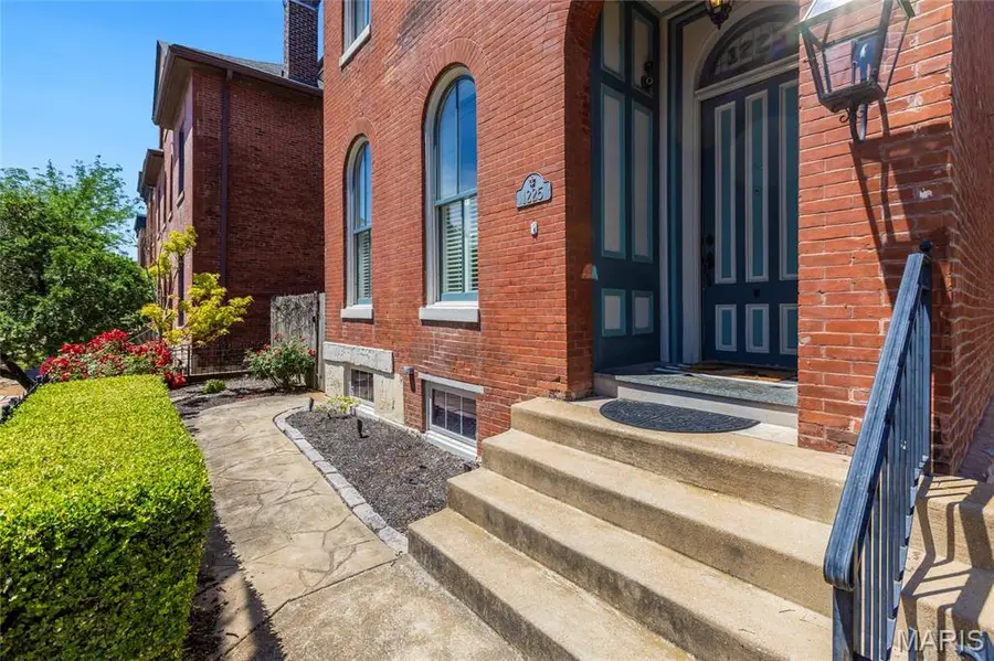 1225 Dolman Street, Saint Louis, MO 63104 - #2