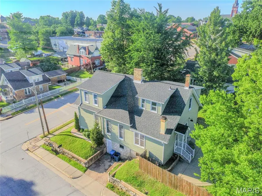 330 S 6th Street, Saint Charles, MO 63301 - #2