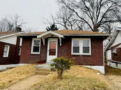 8227 Braddock Drive, University City, MO 63132