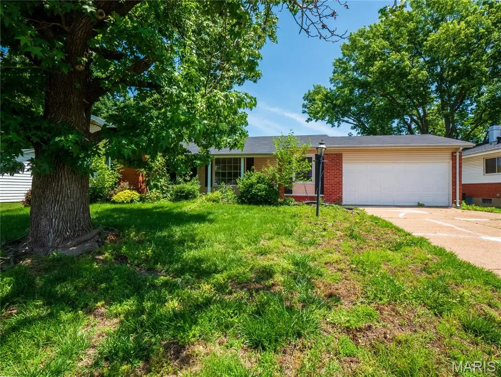 3410 Brunswick Drive, Florissant, MO 63033 - #1