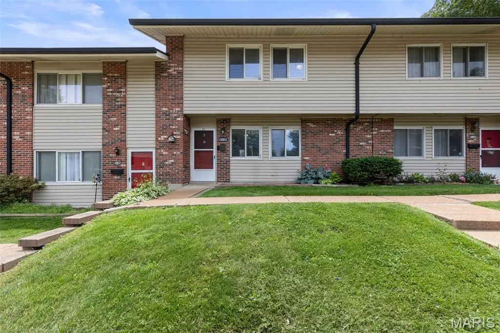 9128 Villaridge Court, Saint Louis, MO 63123 - #1