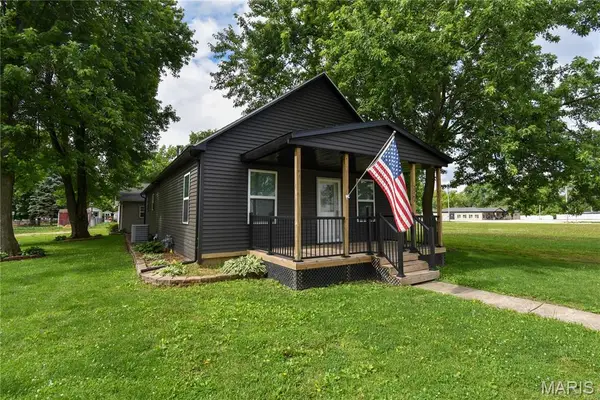 2210 Frey Avenue, Hillsboro, IL 62049