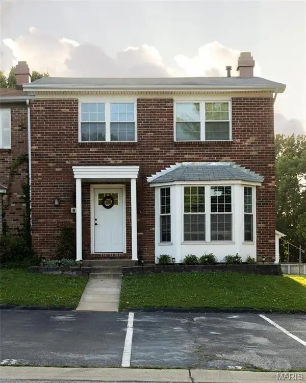 8 Coach Court, St Peters, MO 63376