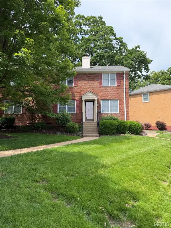 9024 W Swan Circle, Brentwood, MO 63144