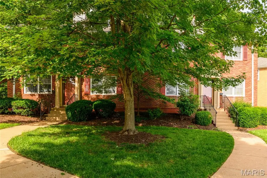 9024 W Swan Circle, Brentwood, MO 63144 - #3