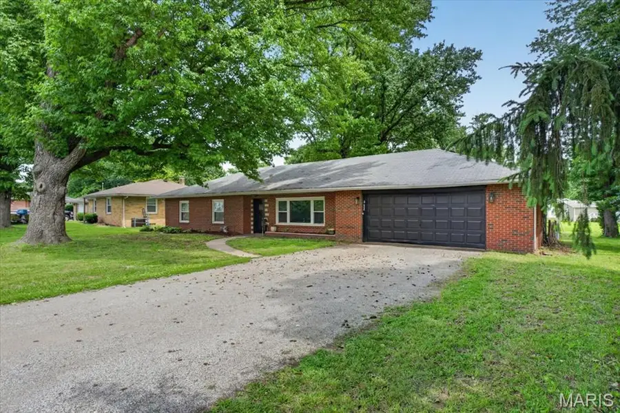 2404 Vandalia Street, Collinsville, IL 62234 - #2