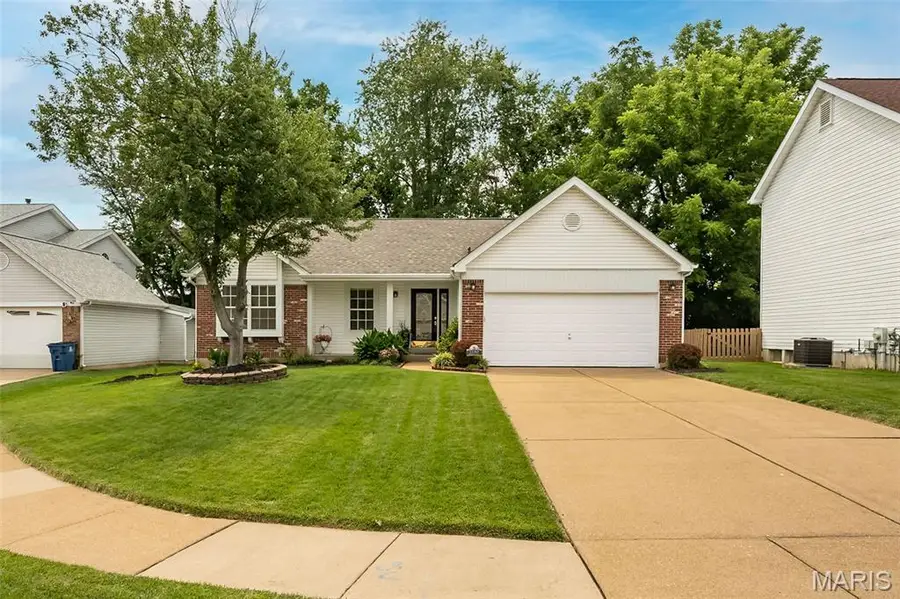 11365 Brierhall Circle, Maryland Heights, MO 63043 - #2