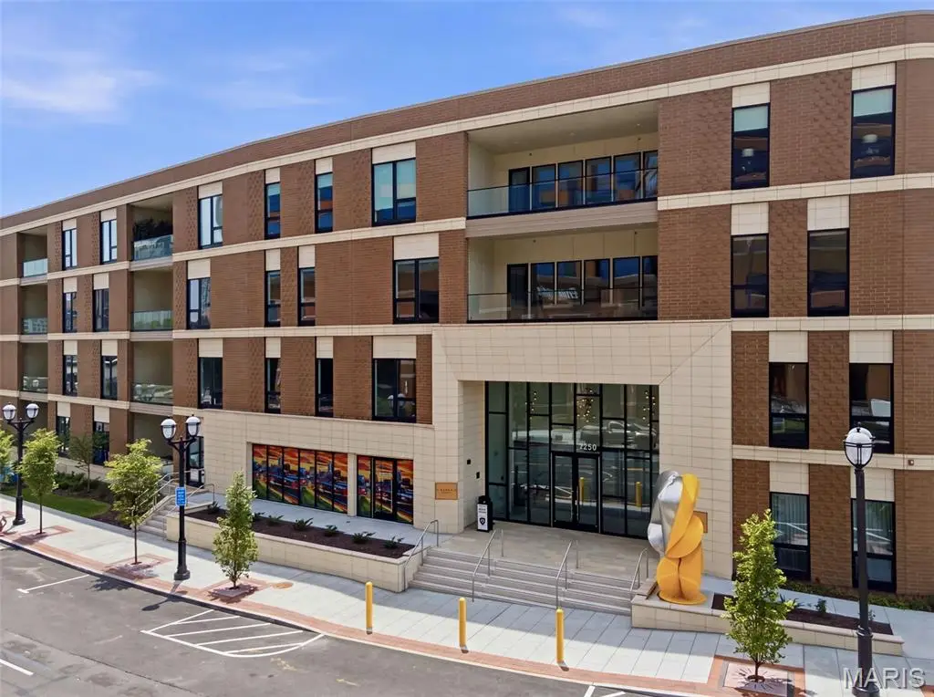 8250 Forsyth Boulevard #302, Clayton, MO 63105 - #1