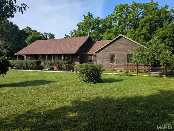 19901 Providence Drive, Lebanon, MO 65536