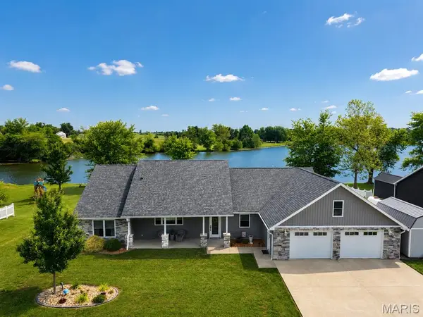 11214 W Lakeshore Drive, Hannibal, MO 63401