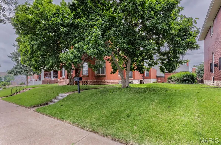 3835 Westminster Place, Saint Louis, MO 63108 - #2