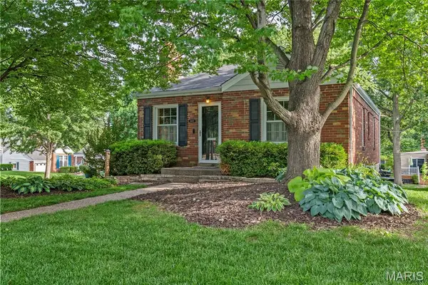 9102 White Avenue, Brentwood, MO 63144