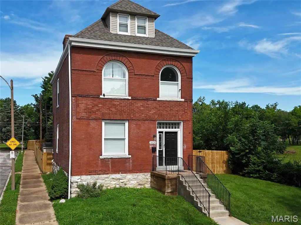 1829 Oregon Avenue, Saint Louis, MO 63104 - #1