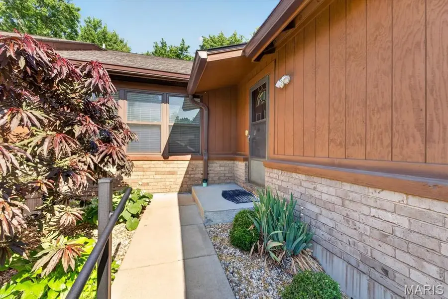 5421 Court Of Cedars, Saint Louis, MO 63128 - #2