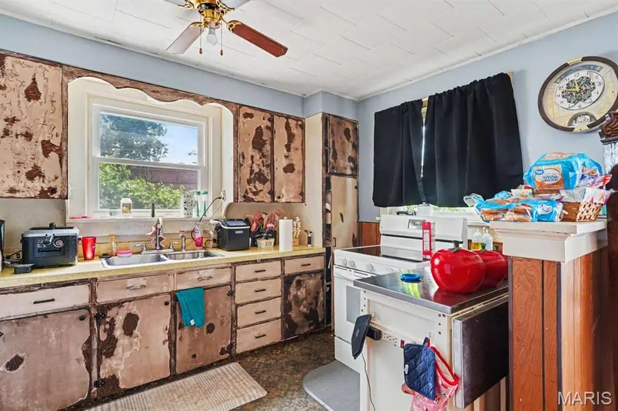 113 College Street, Perryville, MO 63775 - #3
