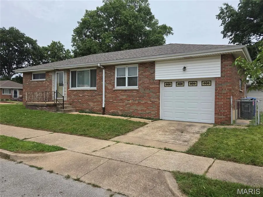 4107 Robert Avenue, Saint Louis, MO 63116 - #2