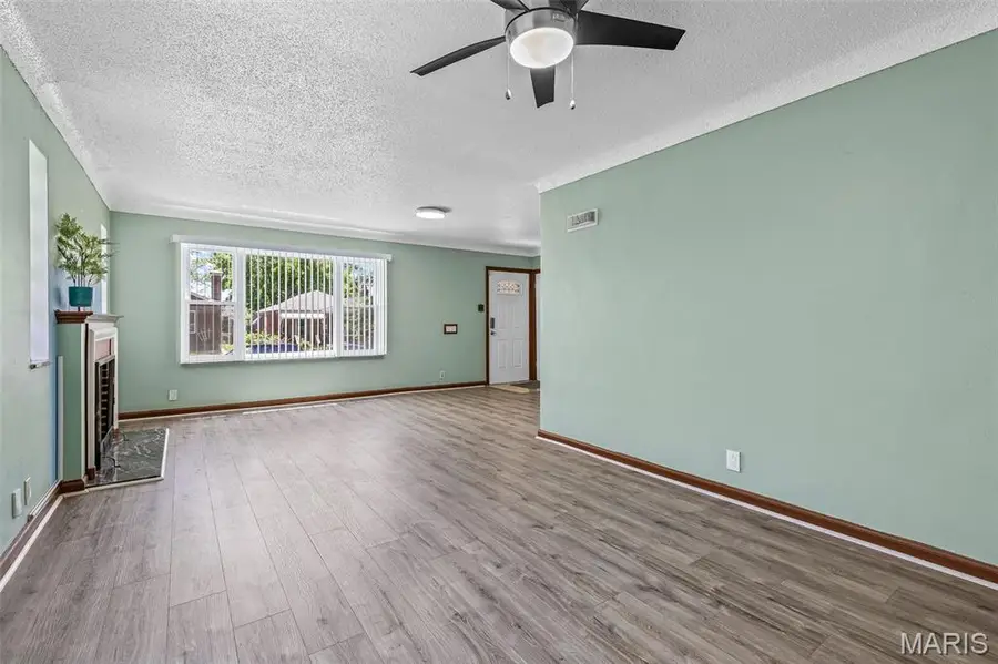 5449 Mardel Avenue, Saint Louis, MO 63109 - #2