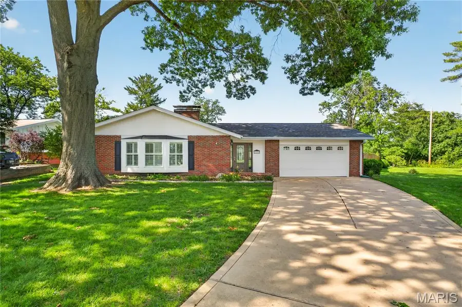 11929 Paradise Lane, Des Peres, MO 63131 - #2