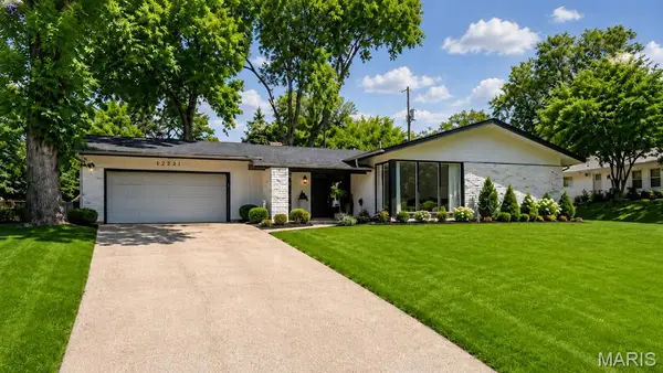 12555 Pepperwood Drive, St Louis, MO 63146