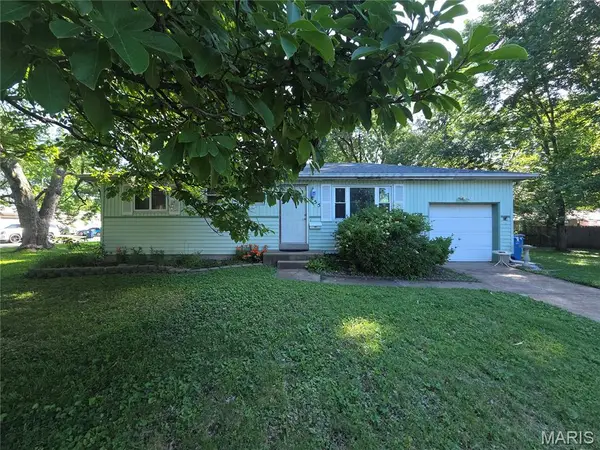 855 Lilac Drive, Florissant, MO 63031