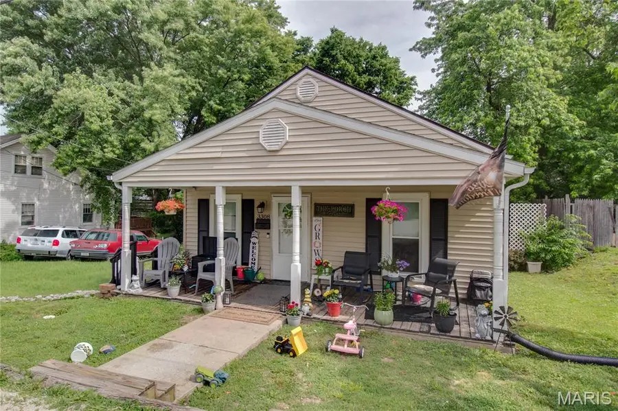 3308 Fernwood Avenue, Alton, IL 62002 - #2