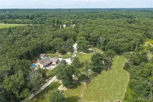 956 Rustling Oaks Lane, Sullivan, MO 63080