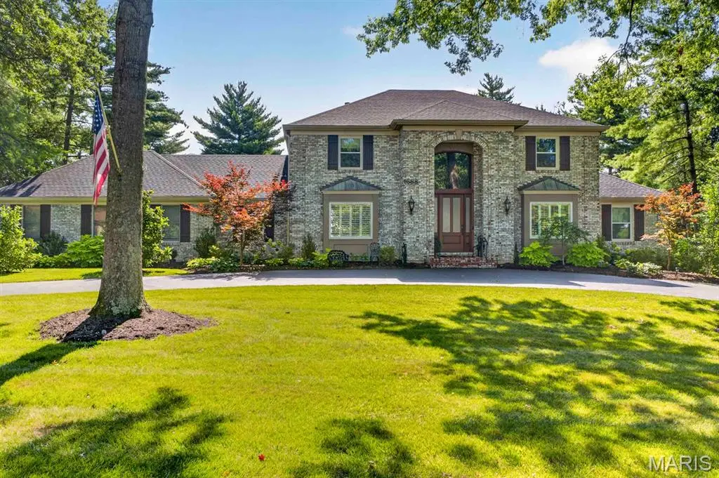 1688 Frontenac Woods Lane, Frontenac, MO 63131 - #1