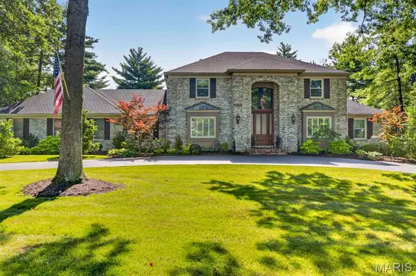 1688 Frontenac Woods Lane, Frontenac, MO 63131