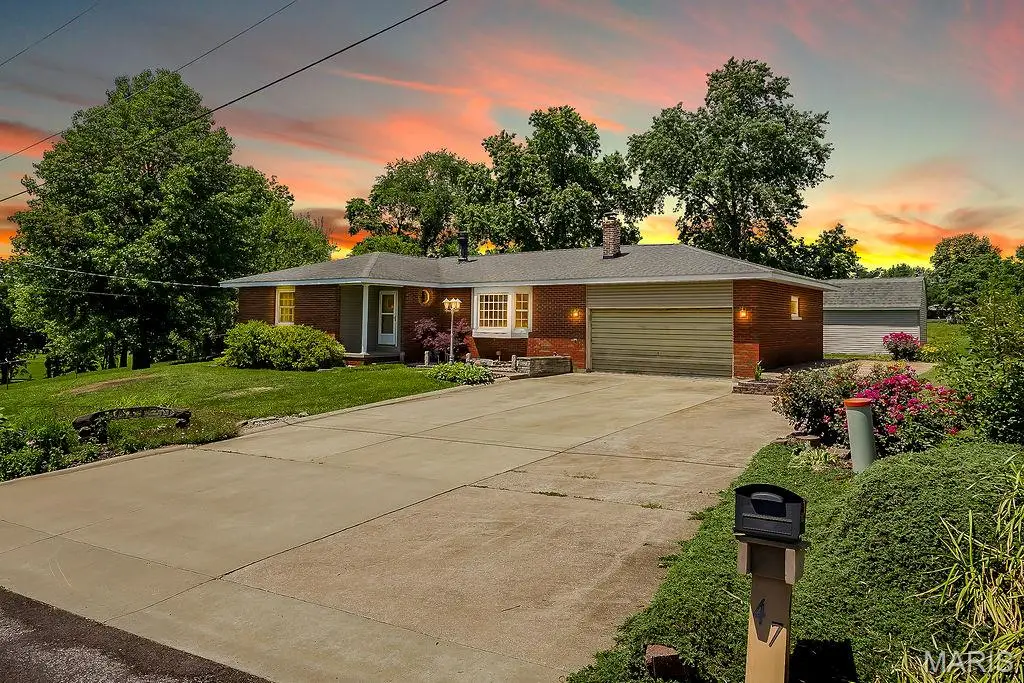 47 Eva Avenue, Cottage Hills, IL 62018 - #1