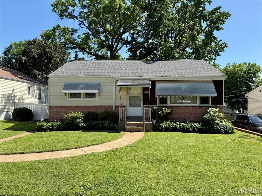 5708 Fyler Avenue, Saint Louis, MO 63139 - #2