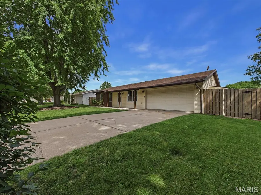 329 Veach Drive, Fairview Heights, IL 62208 - #3