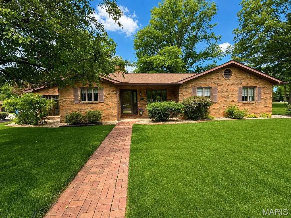 315 Pin Oak Street, Trenton, IL 62293 - #1